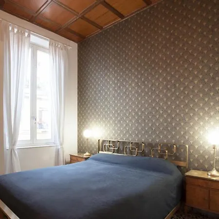 Sarah's House - Tourist *