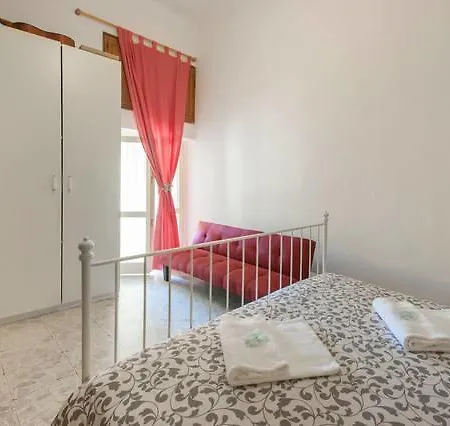 Sarah's House - Tourist Apartament *