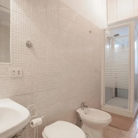 Sarah's House - Tourist *