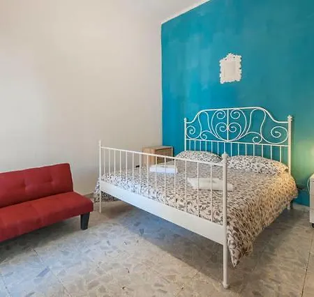 Sarah's House - Tourist